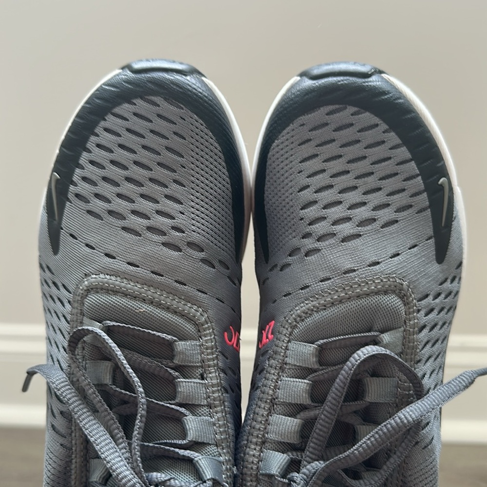 Nike Air Max 270 Women’s
SIZE 5
Smoke Grey & Hyper Pink - Picture 12 of 15